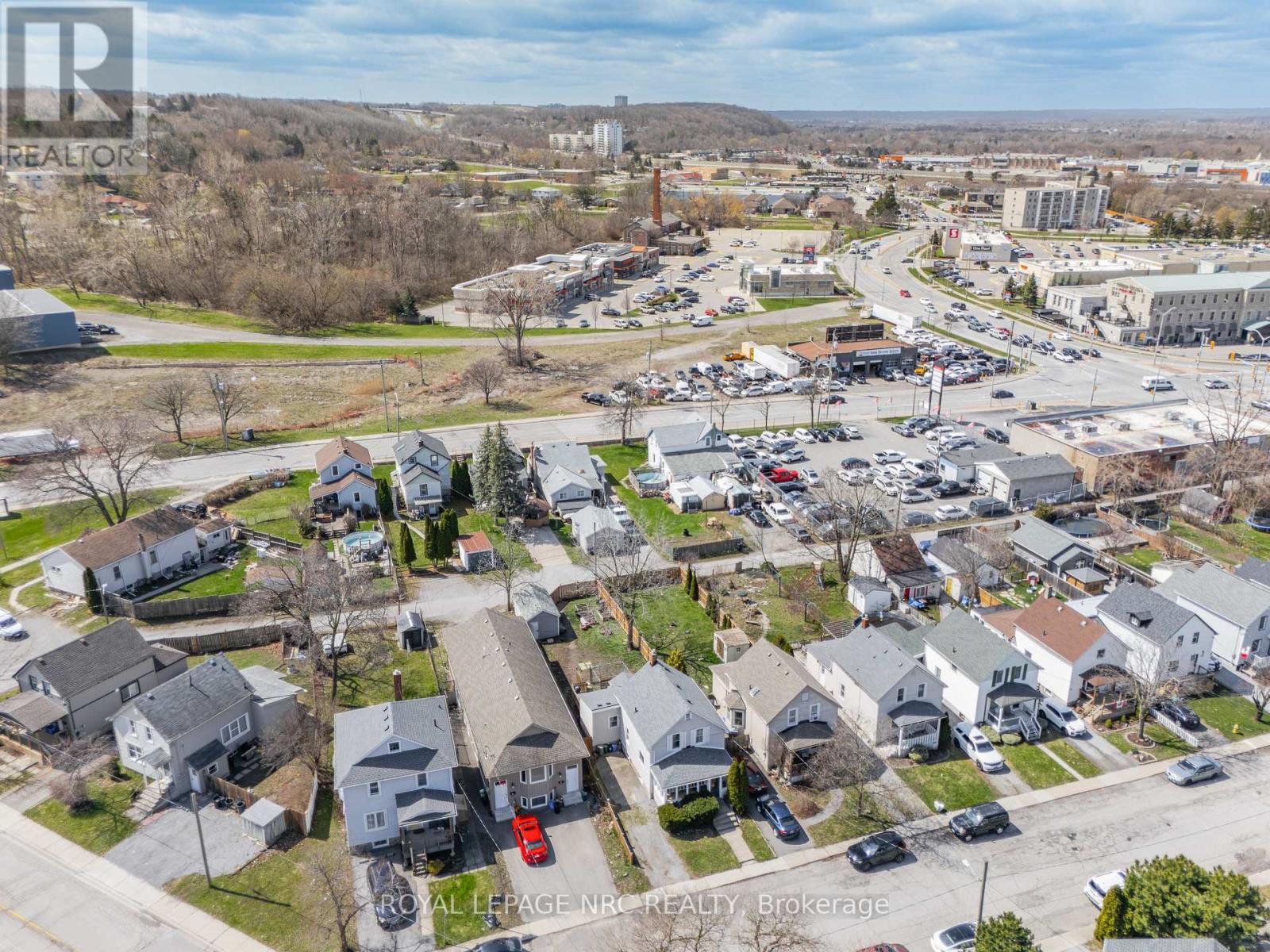 












23 PINECREST AVENUE

,
St. Catharines (Burleigh Hill),




Ontario
L2T1C6

