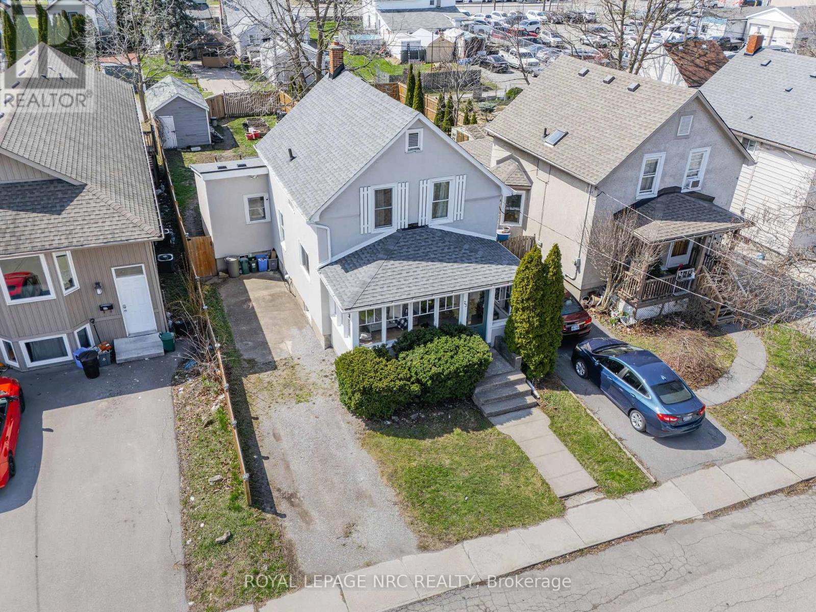 












23 PINECREST AVENUE

,
St. Catharines (Burleigh Hill),




Ontario
L2T1C6

