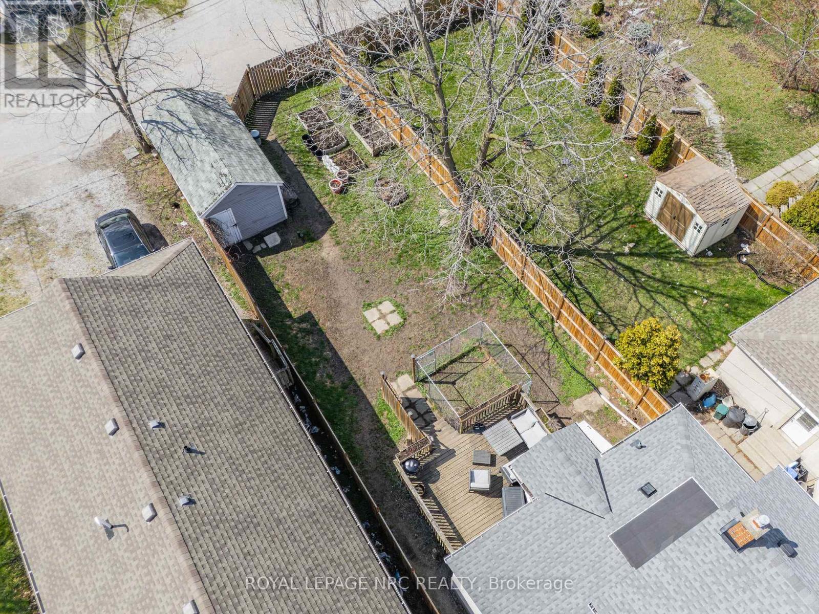 












23 PINECREST AVENUE

,
St. Catharines (Burleigh Hill),




Ontario
L2T1C6

