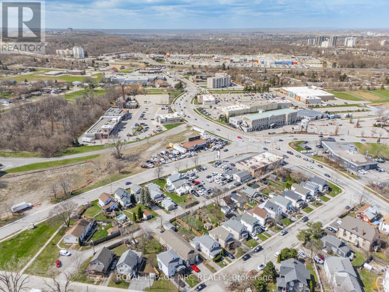 












23 PINECREST AVENUE

,
St. Catharines (Burleigh Hill),




Ontario
L2T1C6

