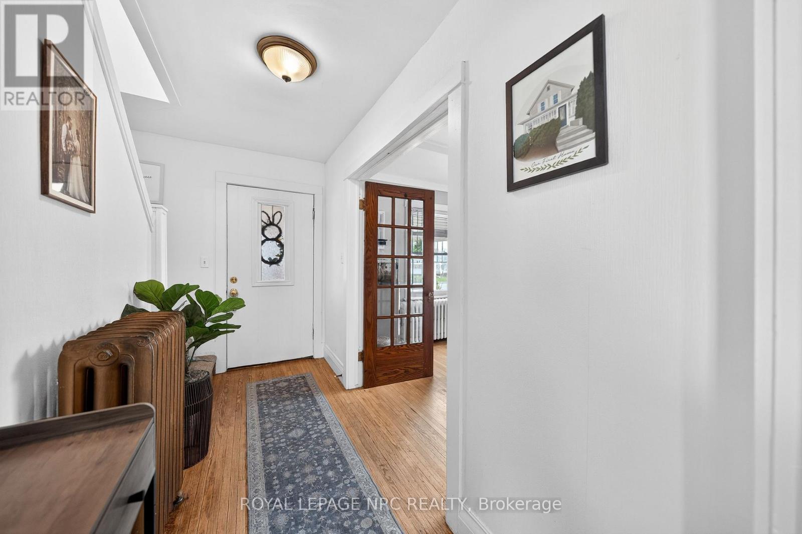 












23 PINECREST AVENUE

,
St. Catharines (Burleigh Hill),




Ontario
L2T1C6

