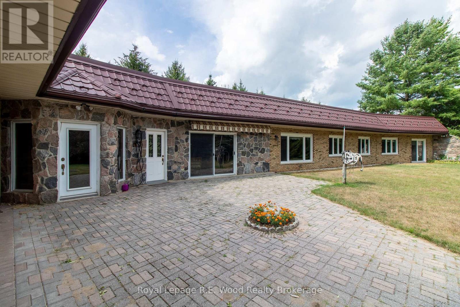 












4974 MARION STREET

,
Thames Centre,




Ontario
N0L1G4

