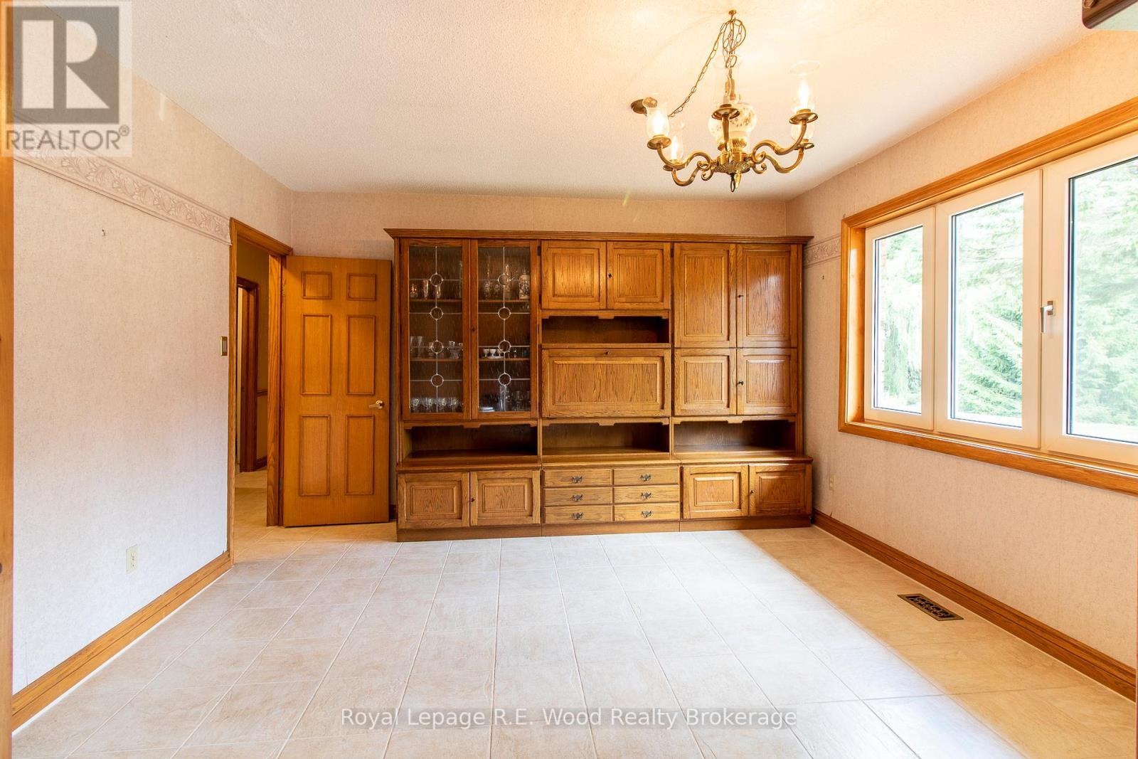 












4974 MARION STREET

,
Thames Centre,




Ontario
N0L1G4

