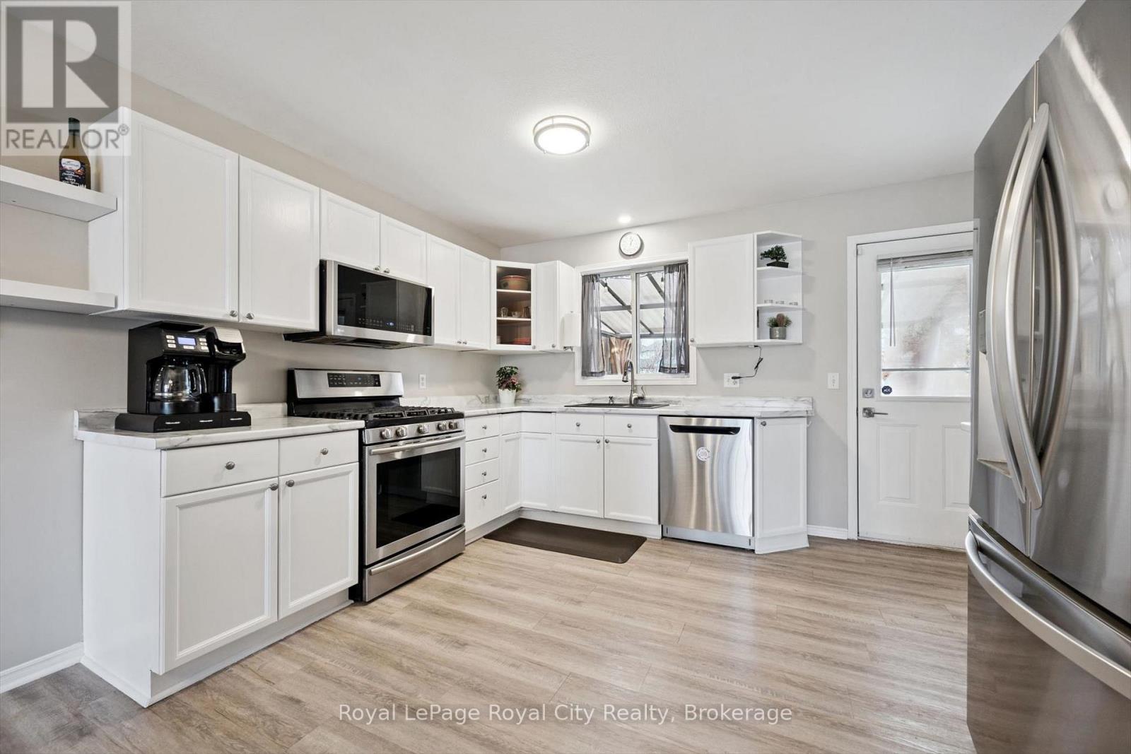 












119 MEADOWRIDGE DRIVE

,
St. Marys,




Ontario
N4X1E7

