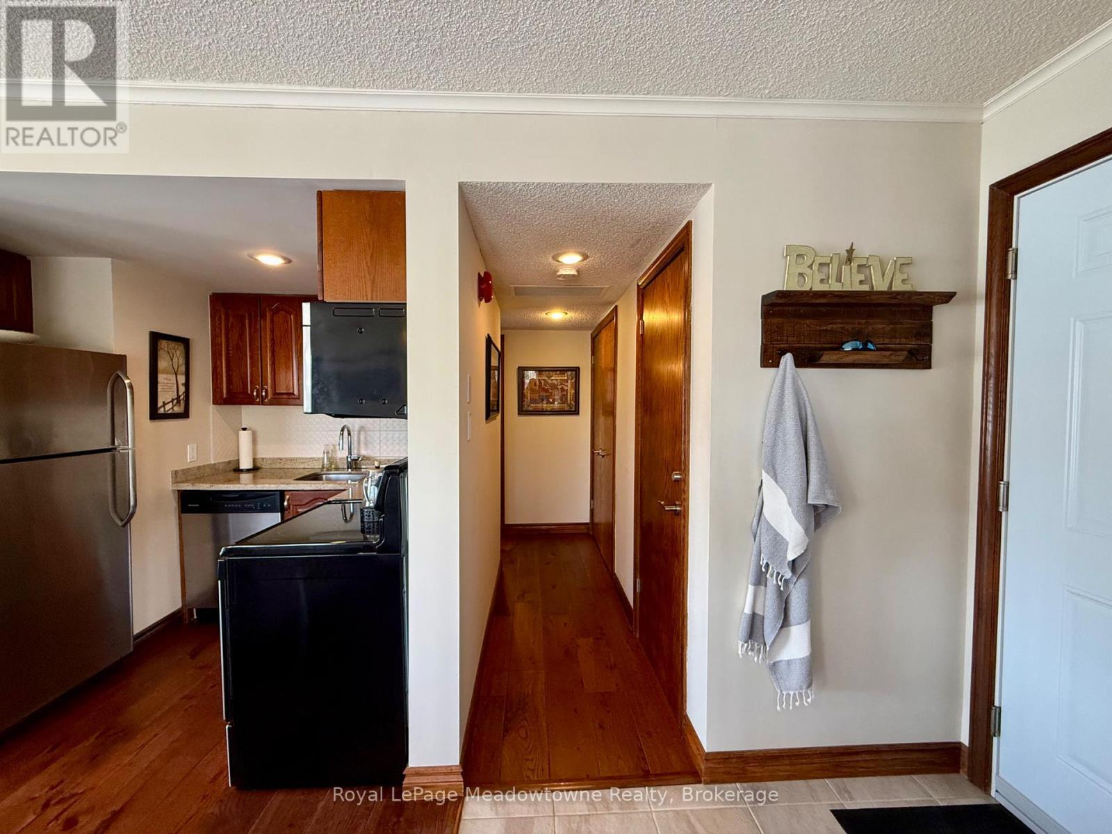 












301 - 34 DEERHURST GREENS ROAD

,
Huntsville (Chaffey),




Ontario
P1H1A9


