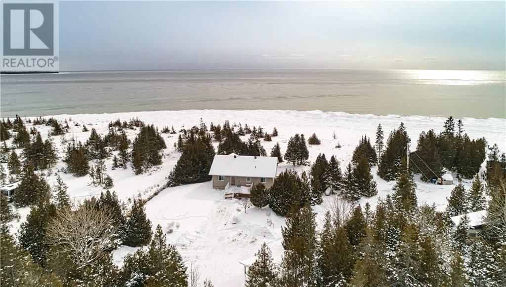 












619 Lake Huron Drive

,
Spring Bay, Manitoulin Island,




Ontario
P0P2B0

