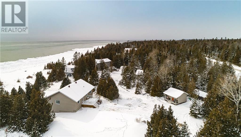 












619 Lake Huron Drive

,
Spring Bay, Manitoulin Island,




Ontario
P0P2B0

