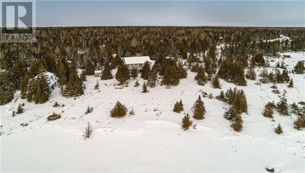 












619 Lake Huron Drive

,
Spring Bay, Manitoulin Island,




Ontario
P0P2B0

