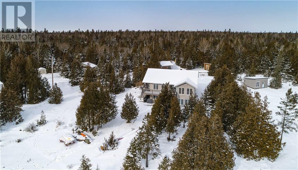 












619 Lake Huron Drive

,
Spring Bay, Manitoulin Island,




Ontario
P0P2B0

