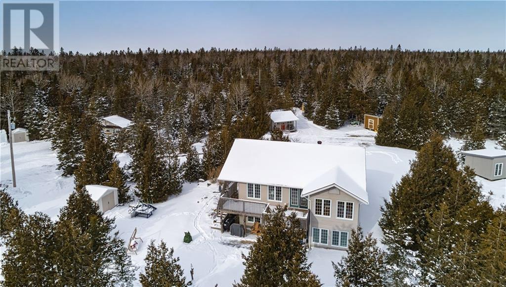 












619 Lake Huron Drive

,
Spring Bay, Manitoulin Island,




Ontario
P0P2B0

