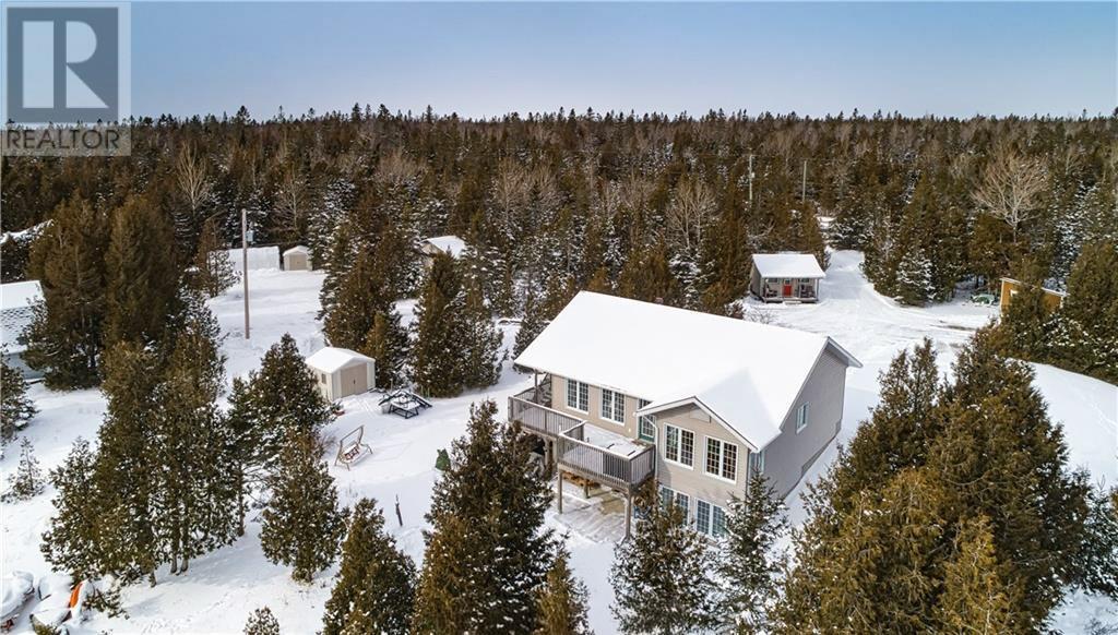 












619 Lake Huron Drive

,
Spring Bay, Manitoulin Island,




Ontario
P0P2B0

