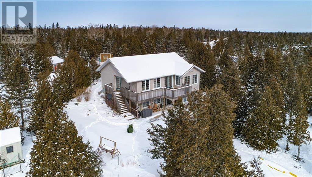 












619 Lake Huron Drive

,
Spring Bay, Manitoulin Island,




Ontario
P0P2B0

