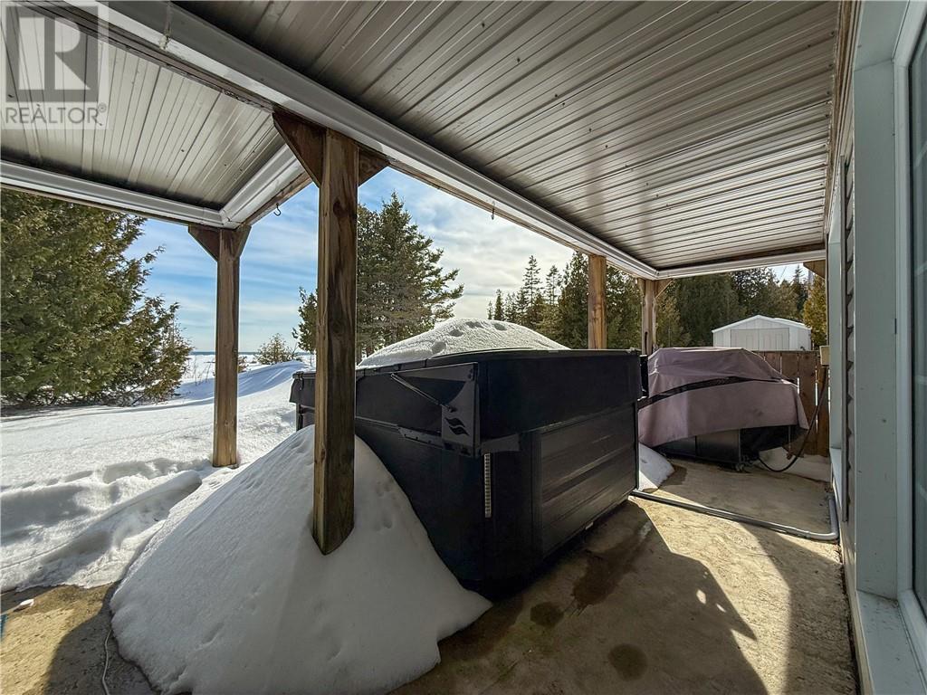 












619 Lake Huron Drive

,
Spring Bay, Manitoulin Island,




Ontario
P0P2B0

