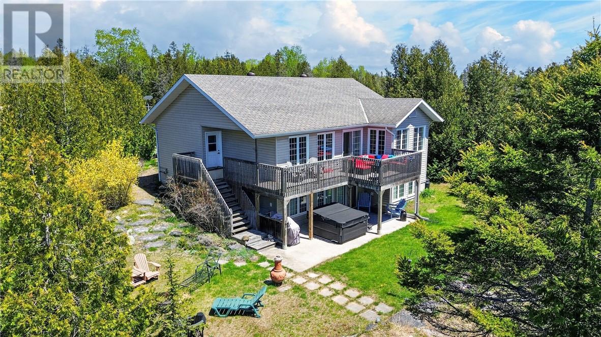 












619 Lake Huron Drive

,
Spring Bay, Manitoulin Island,




Ontario
P0P2B0

