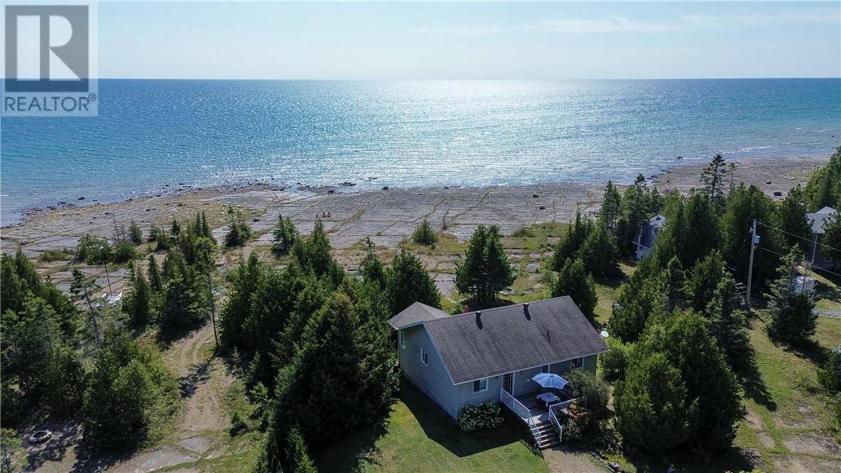 












619 Lake Huron Drive

,
Spring Bay, Manitoulin Island,




Ontario
P0P2B0

