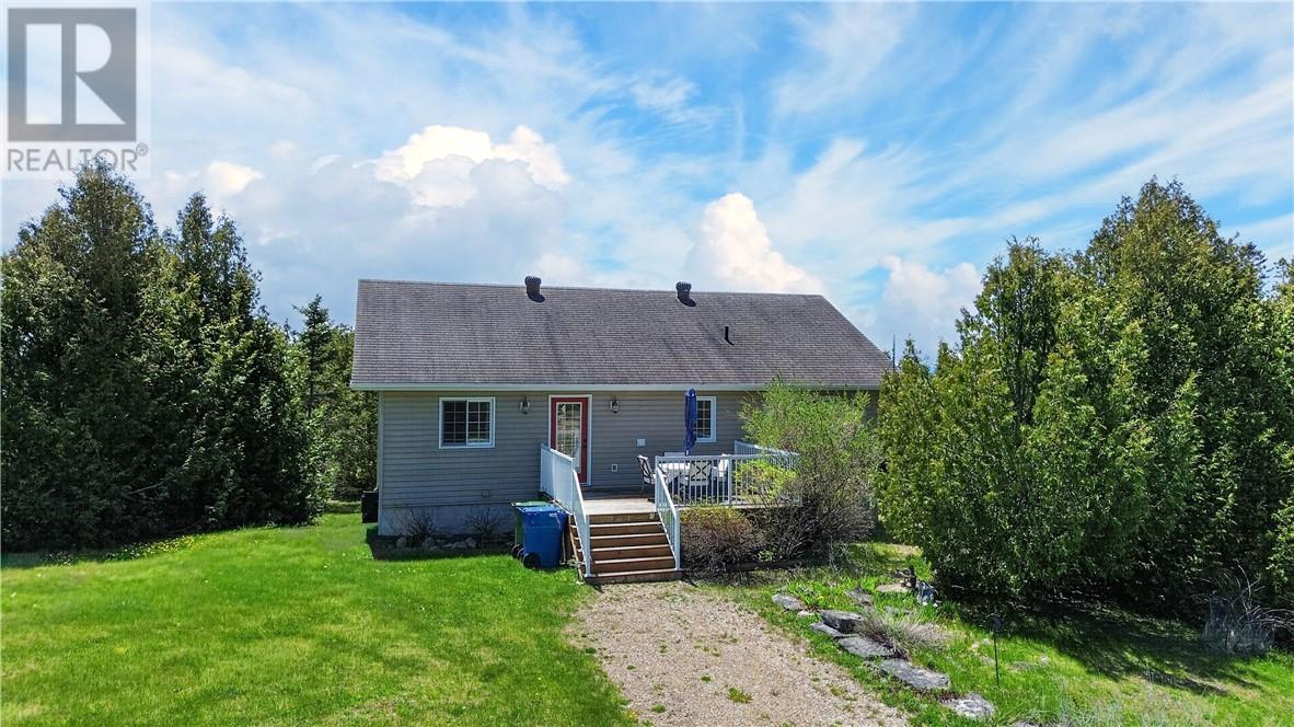 












619 Lake Huron Drive

,
Spring Bay, Manitoulin Island,




Ontario
P0P2B0

