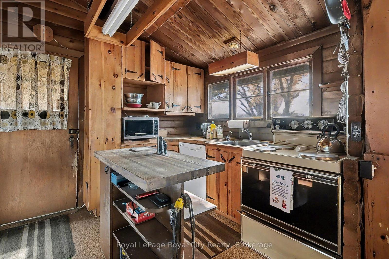 












6361 16TH LINE

,
Minto,




Ontario
N0G1M0

