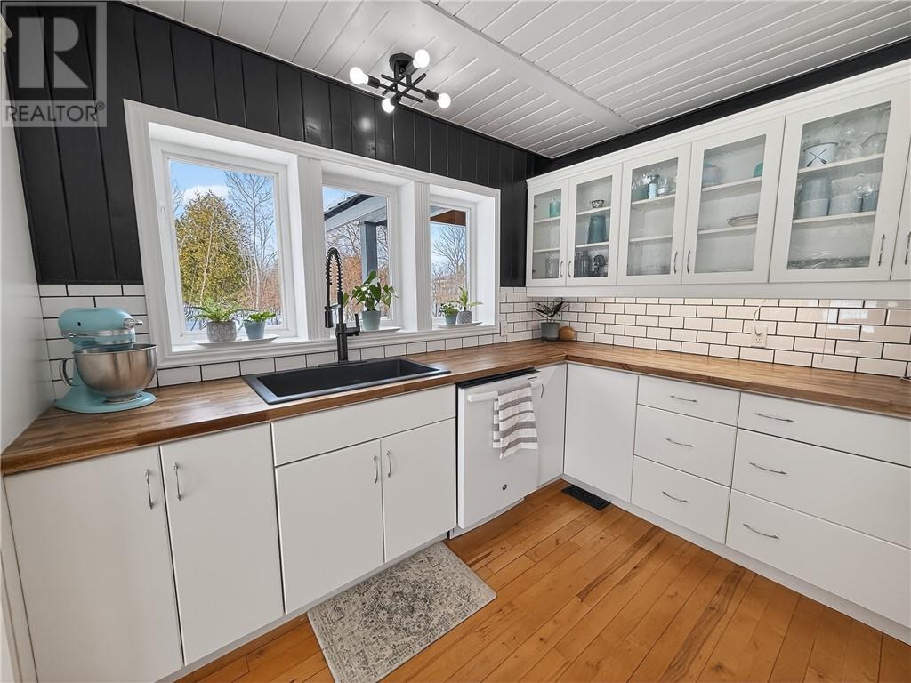 












1 Wright Street S

,
Gore Bay, Manitoulin Island,




Ontario
P0P1H0

