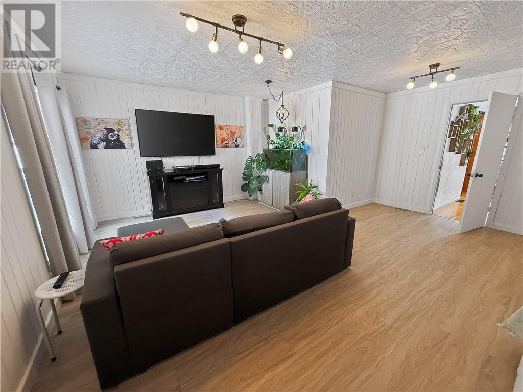 












1 Wright Street S

,
Gore Bay, Manitoulin Island,




Ontario
P0P1H0

