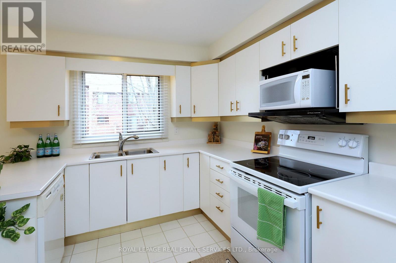 












48 - 4165 FIELDGATE DRIVE

,
Mississauga,




Ontario
L4W2M9

