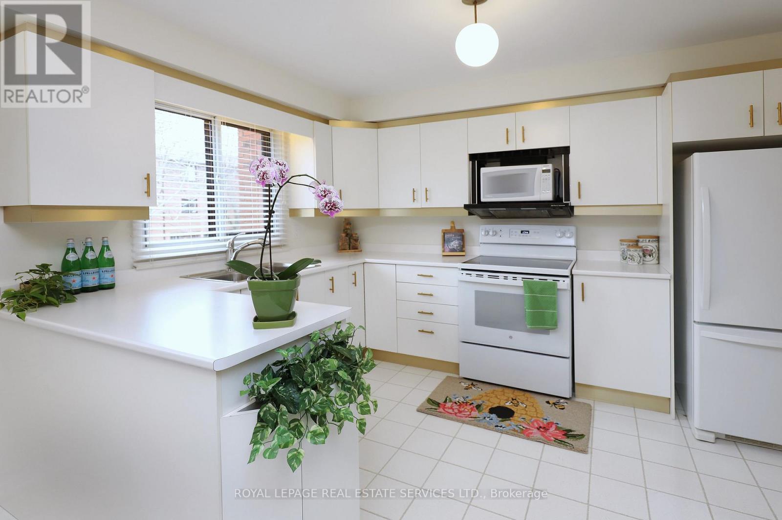 












48 - 4165 FIELDGATE DRIVE

,
Mississauga,




Ontario
L4W2M9

