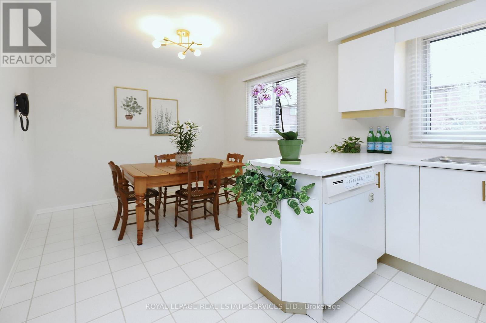 












48 - 4165 FIELDGATE DRIVE

,
Mississauga,




Ontario
L4W2M9

