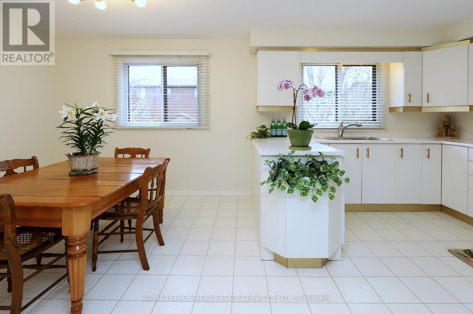 












48 - 4165 FIELDGATE DRIVE

,
Mississauga,




Ontario
L4W2M9

