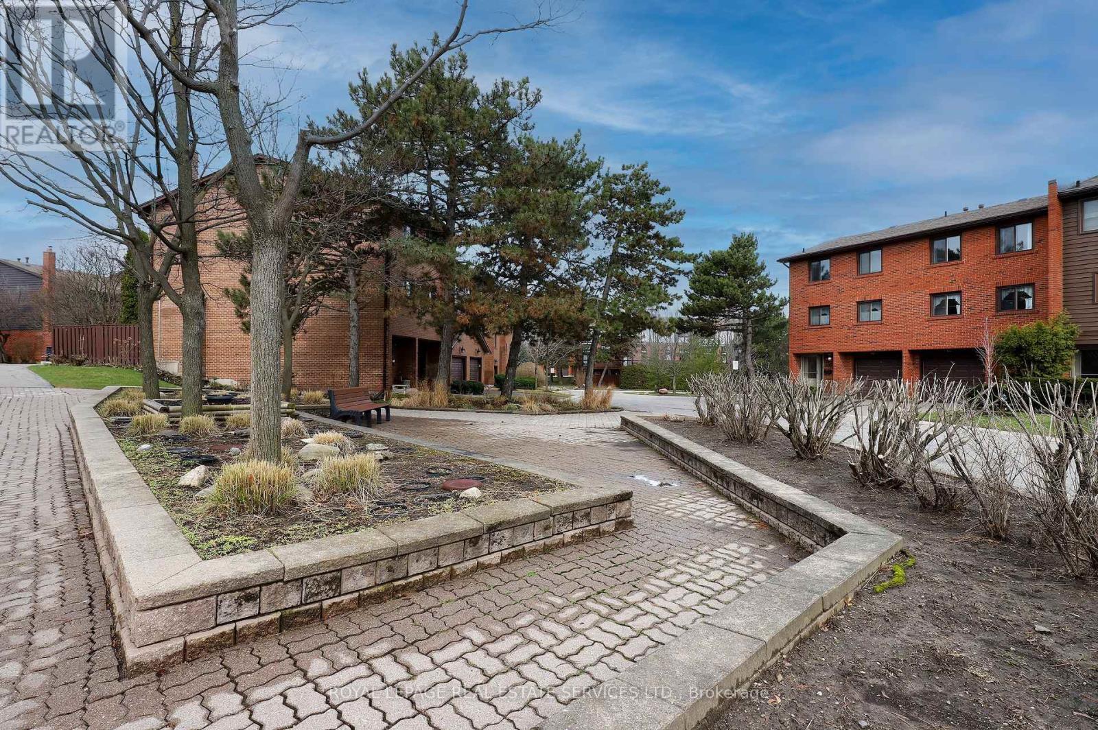 












48 - 4165 FIELDGATE DRIVE

,
Mississauga,




Ontario
L4W2M9

