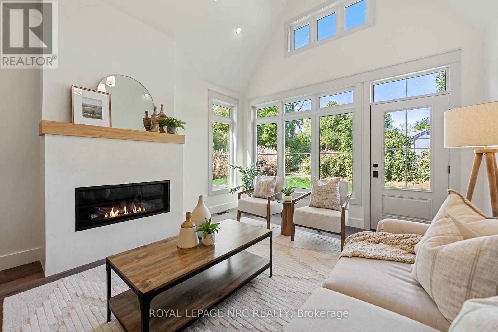 












4062 GLENSPRING ROAD

,
Fort Erie (Crystal Beach),




Ontario
L0S1B0

