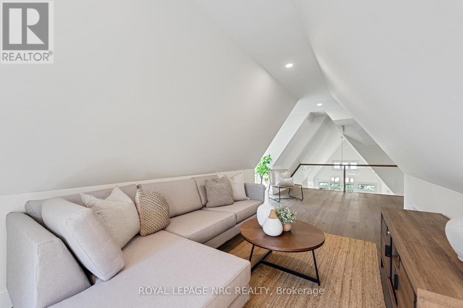 












4062 GLENSPRING ROAD

,
Fort Erie (Crystal Beach),




Ontario
L0S1B0

