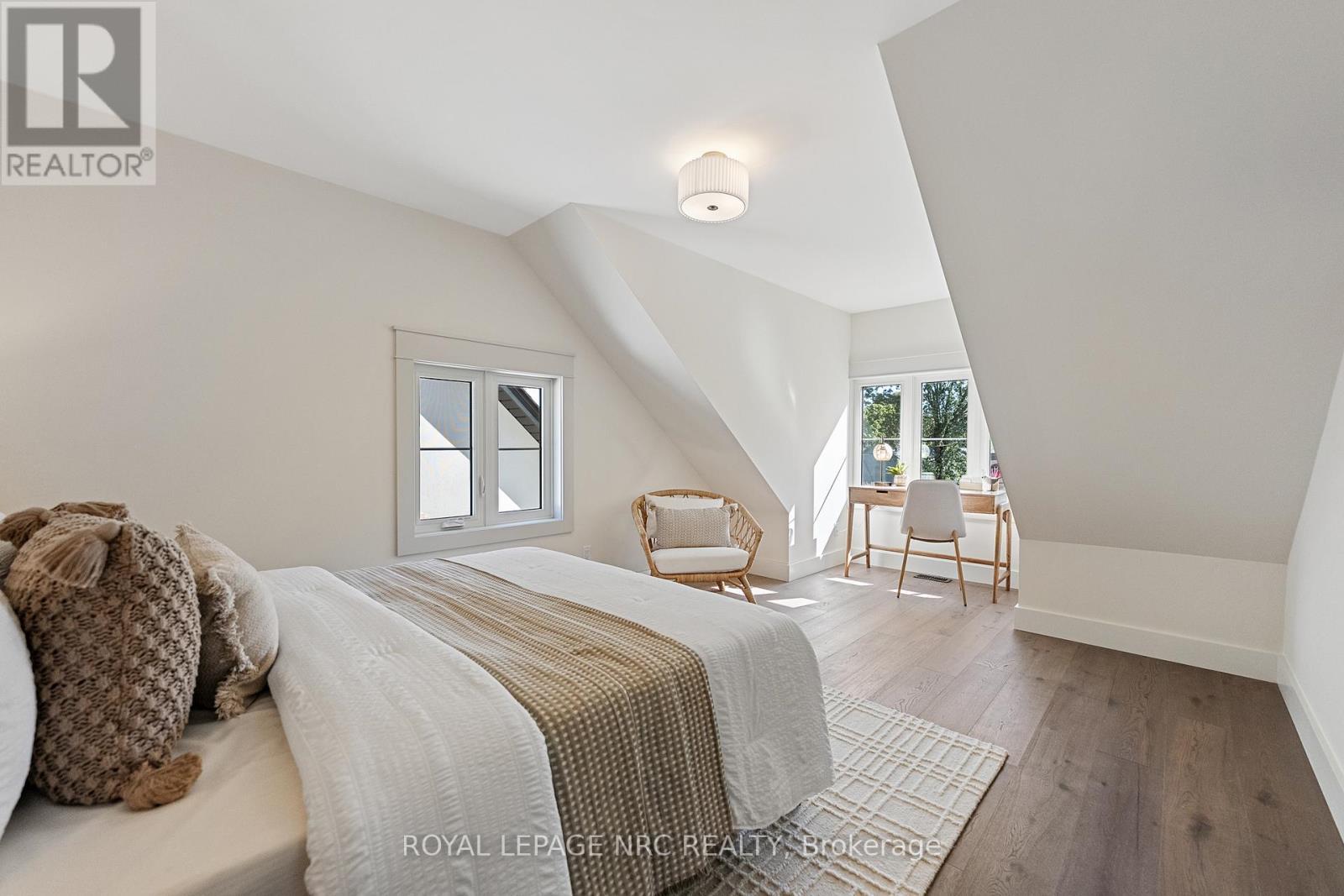 












4062 GLENSPRING ROAD

,
Fort Erie (Crystal Beach),




Ontario
L0S1B0

