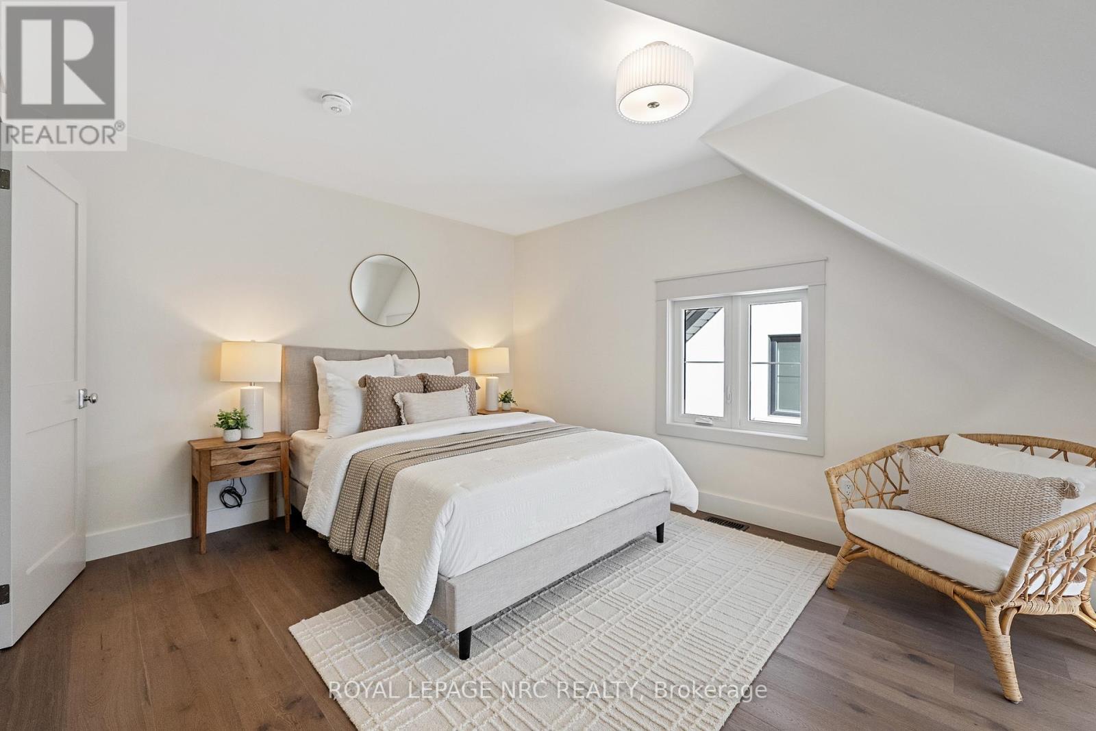 












4062 GLENSPRING ROAD

,
Fort Erie (Crystal Beach),




Ontario
L0S1B0

