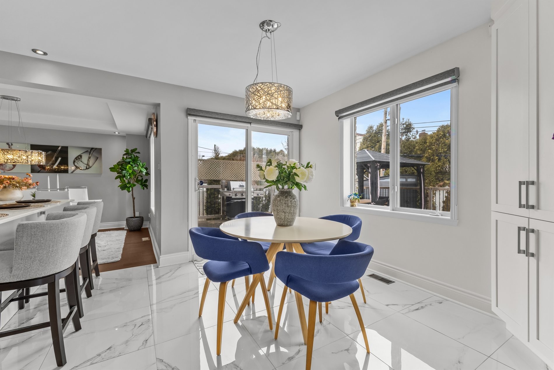 









18189


Boul. Elkas

,
Kirkland,




QC
H9J3E1

