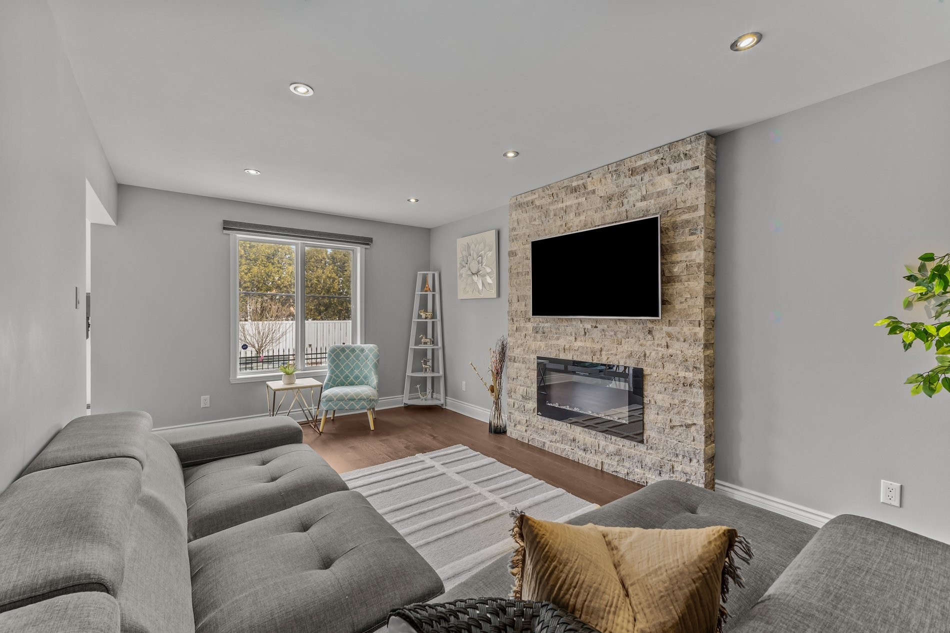 









18189


Boul. Elkas

,
Kirkland,




QC
H9J3E1

