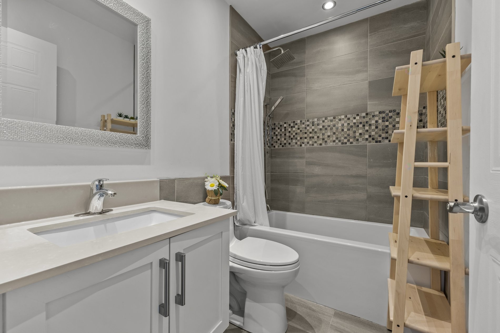 









18189


Boul. Elkas

,
Kirkland,




QC
H9J3E1

