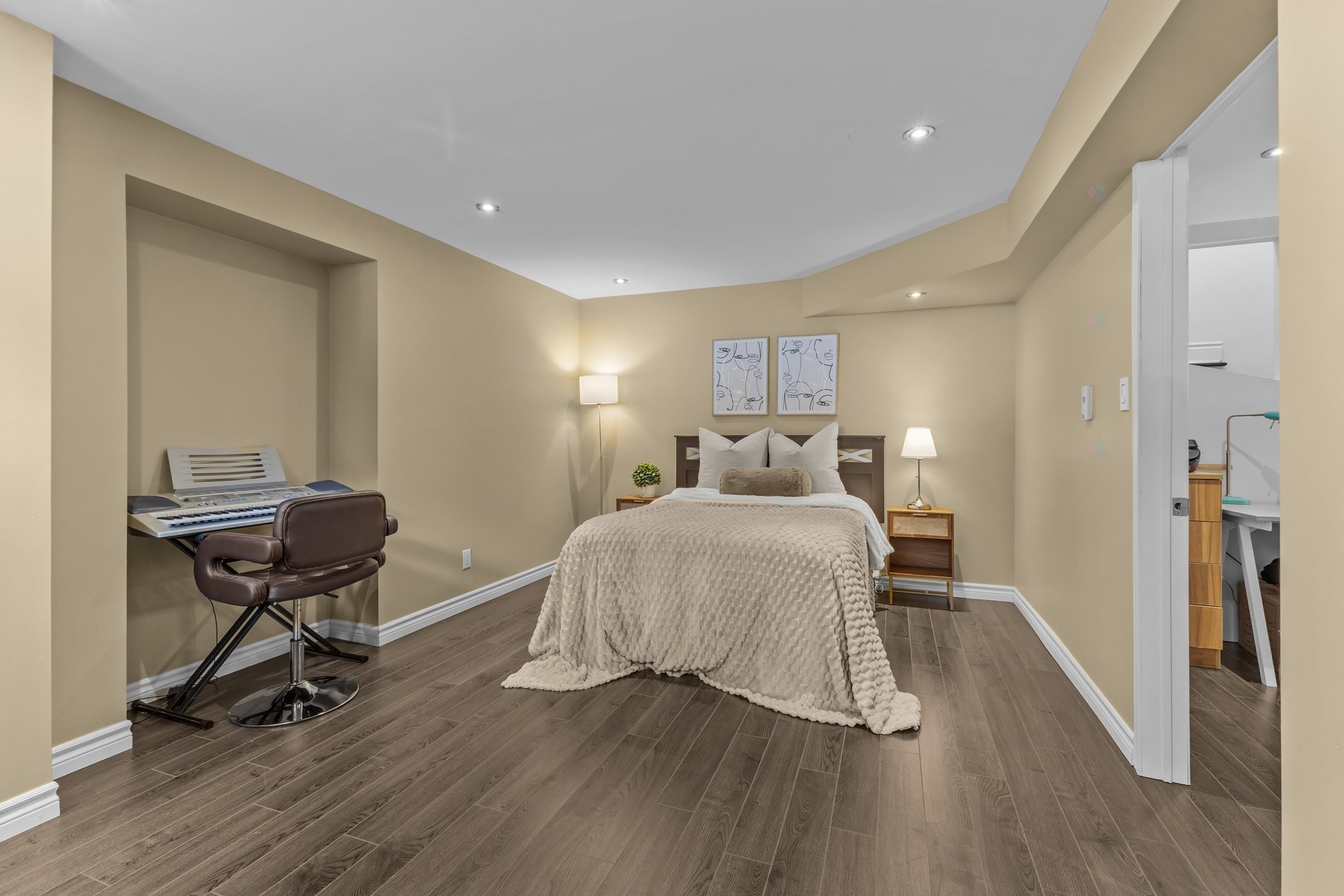 









18189


Boul. Elkas

,
Kirkland,




QC
H9J3E1

