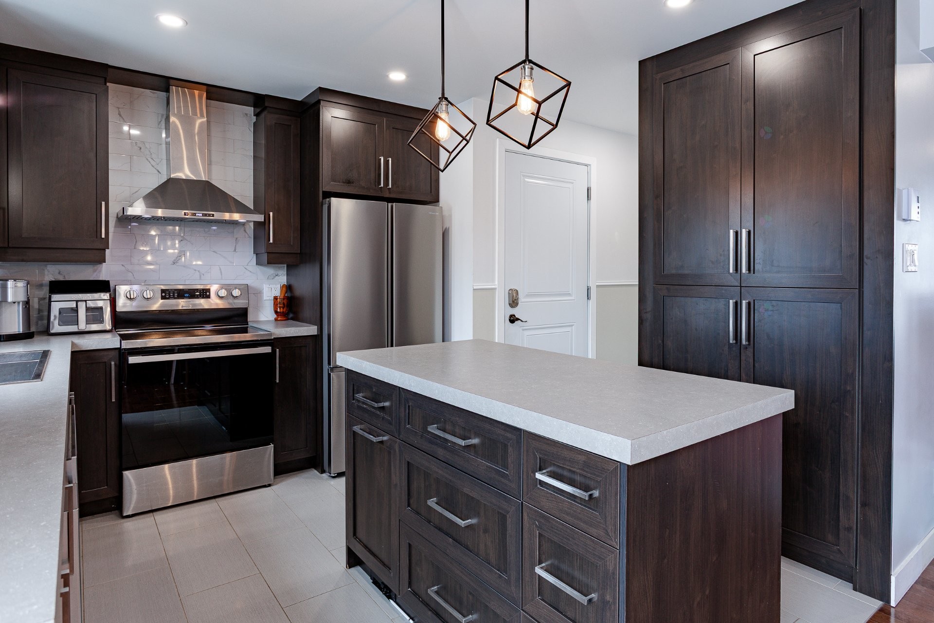 









6890


Rue François-Raymond

,
Trois-Rivières,




QC
G9C0G7

