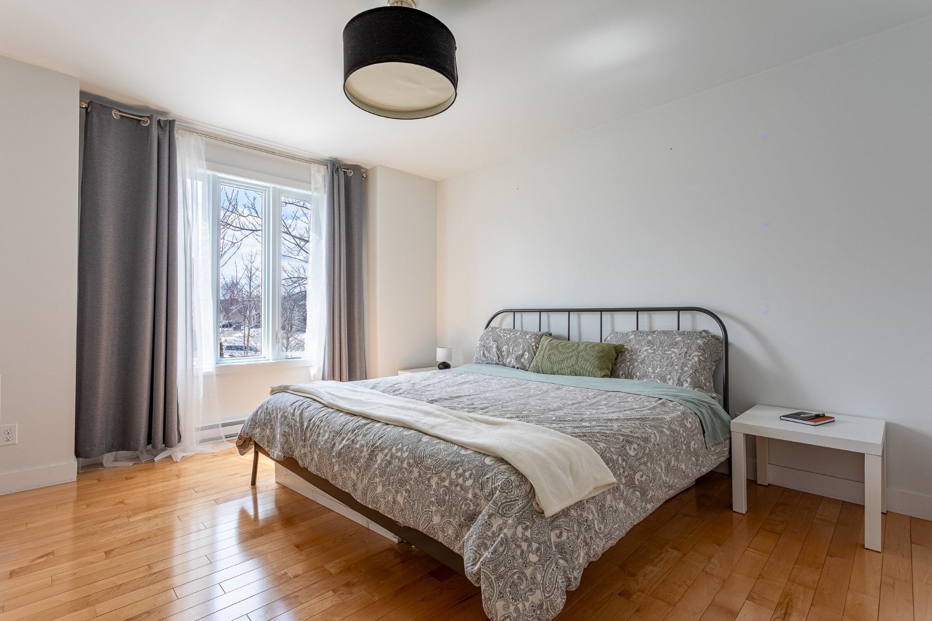 









6890


Rue François-Raymond

,
Trois-Rivières,




QC
G9C0G7

