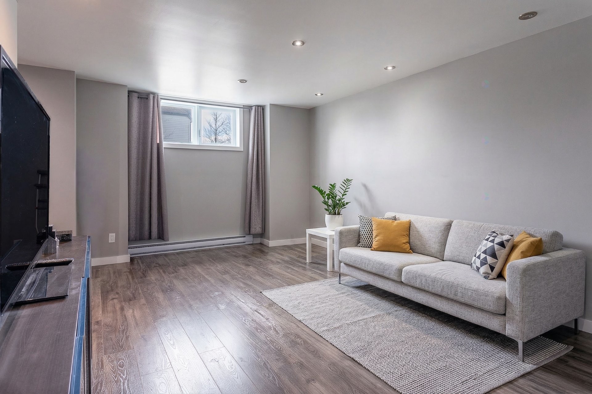 









6890


Rue François-Raymond

,
Trois-Rivières,




QC
G9C0G7

