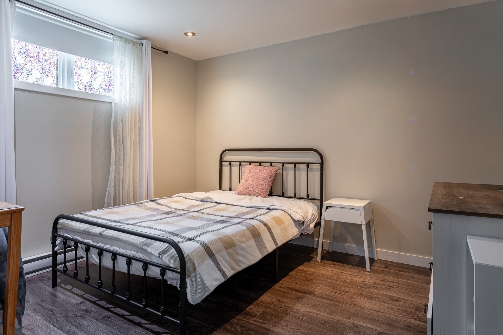 









6890


Rue François-Raymond

,
Trois-Rivières,




QC
G9C0G7

