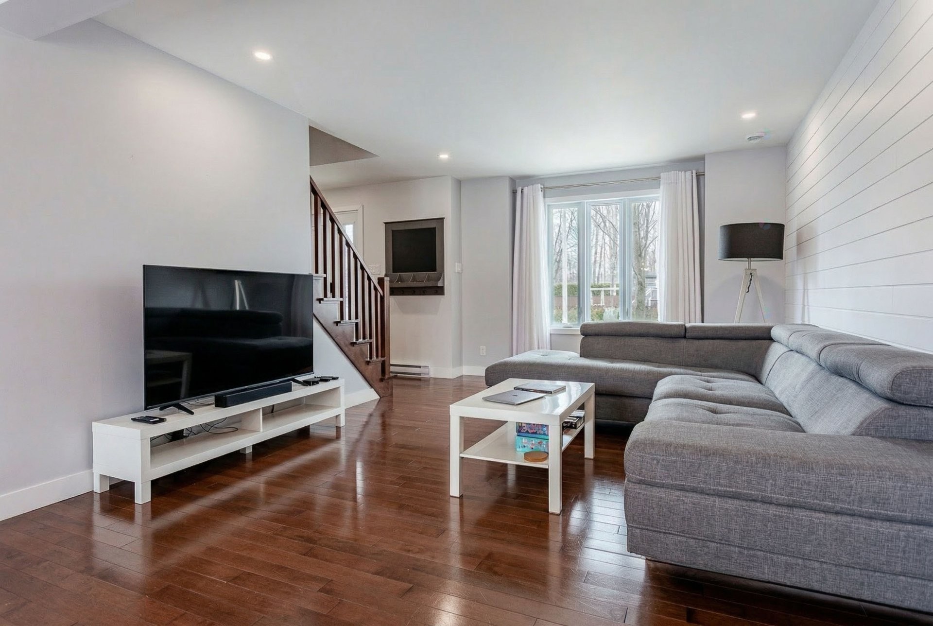 









6890


Rue François-Raymond

,
Trois-Rivières,




QC
G9C0G7

