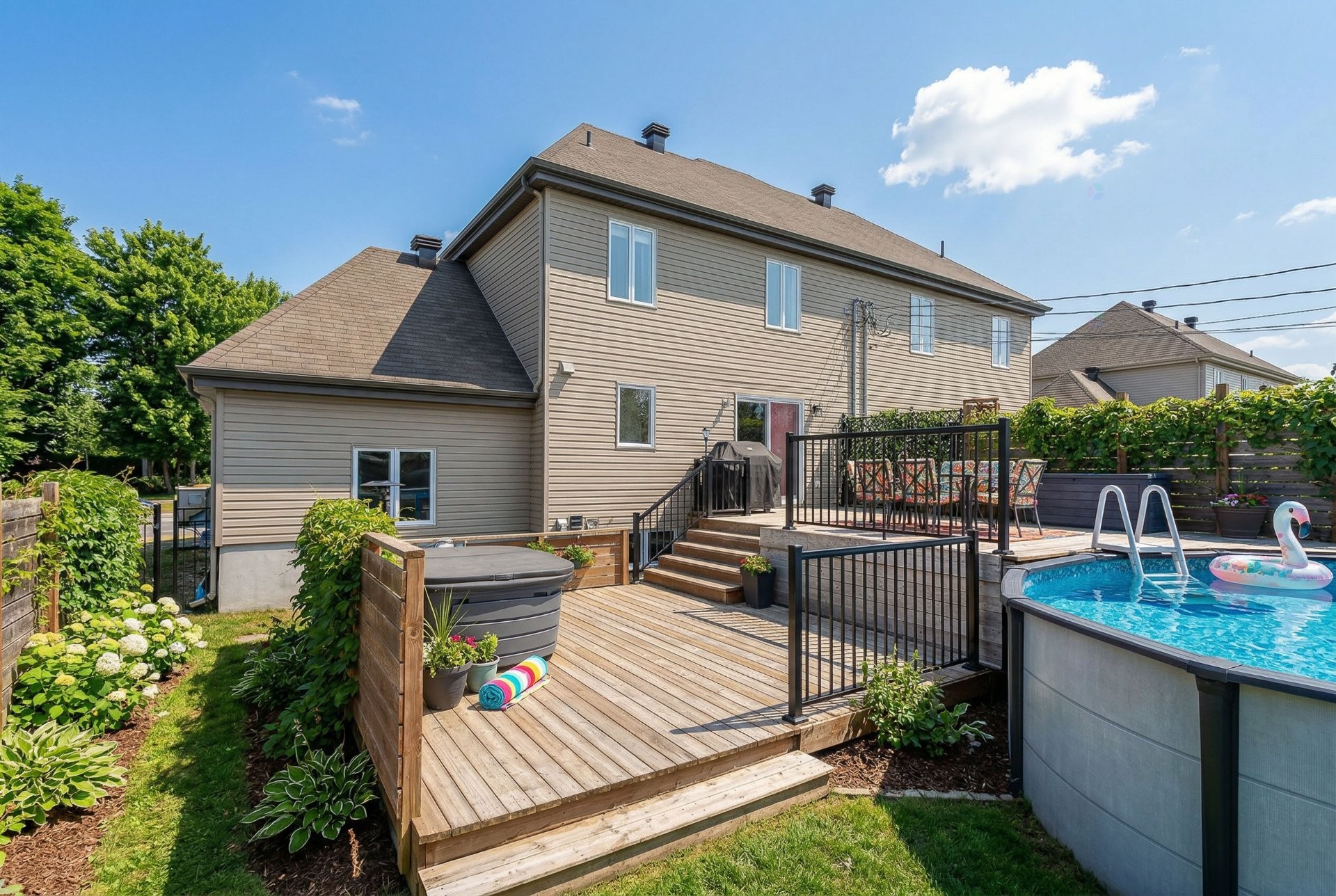 









6890


Rue François-Raymond

,
Trois-Rivières,




QC
G9C0G7

