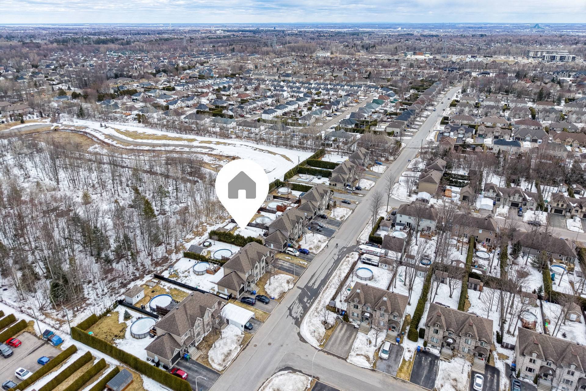 









6890


Rue François-Raymond

,
Trois-Rivières,




QC
G9C0G7

