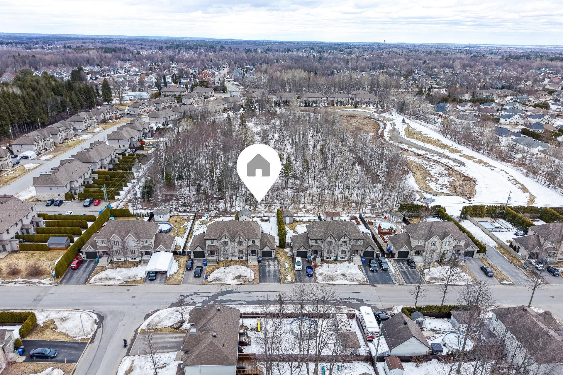 









6890


Rue François-Raymond

,
Trois-Rivières,




QC
G9C0G7

