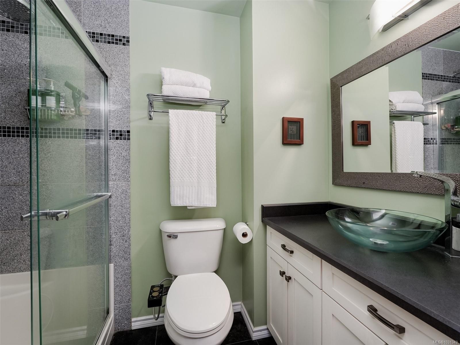









4560


West Saanich

Rd, 19,
Saanich,




BC
V8Z 3G4

