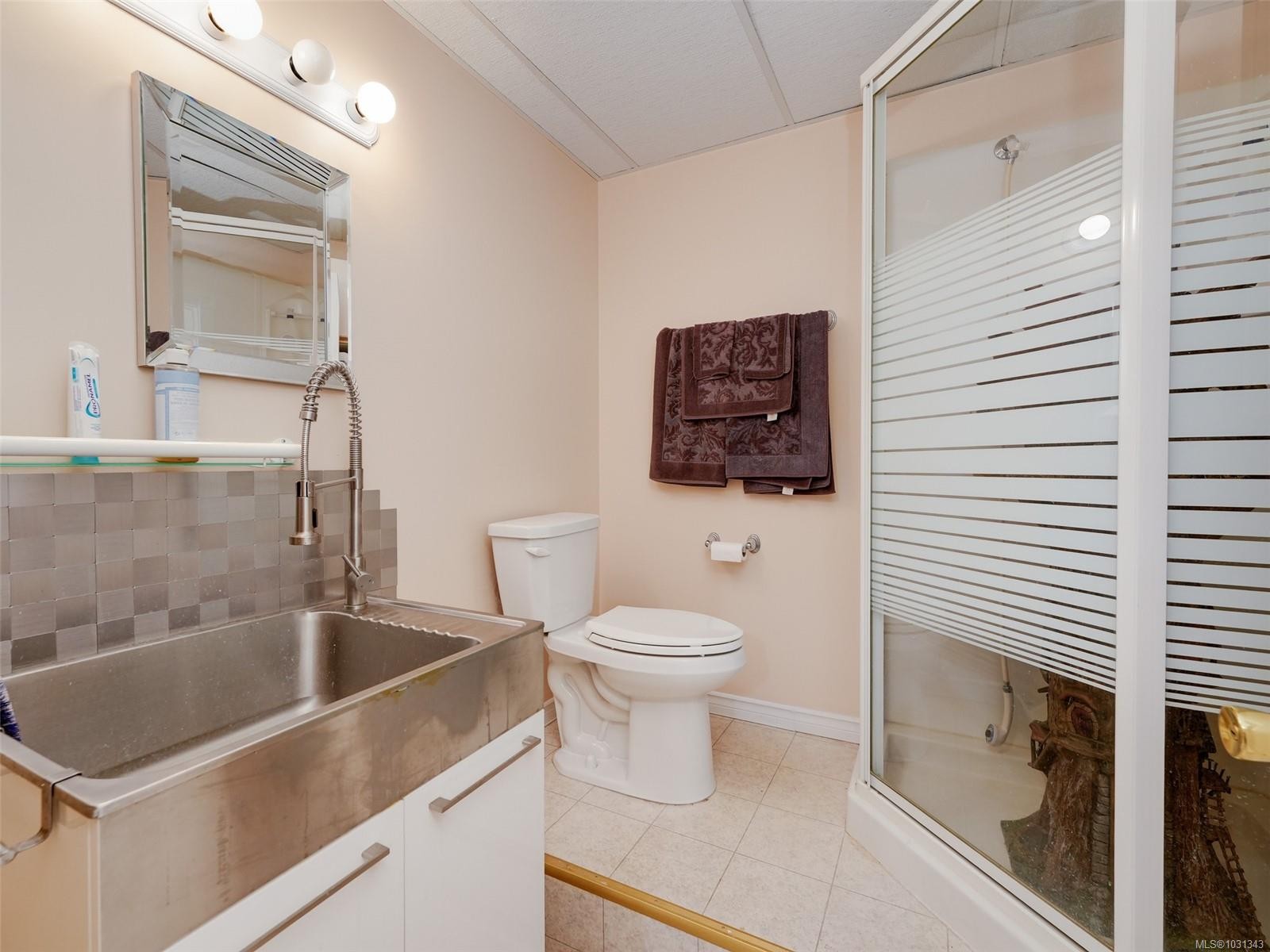 









4560


West Saanich

Rd, 19,
Saanich,




BC
V8Z 3G4

