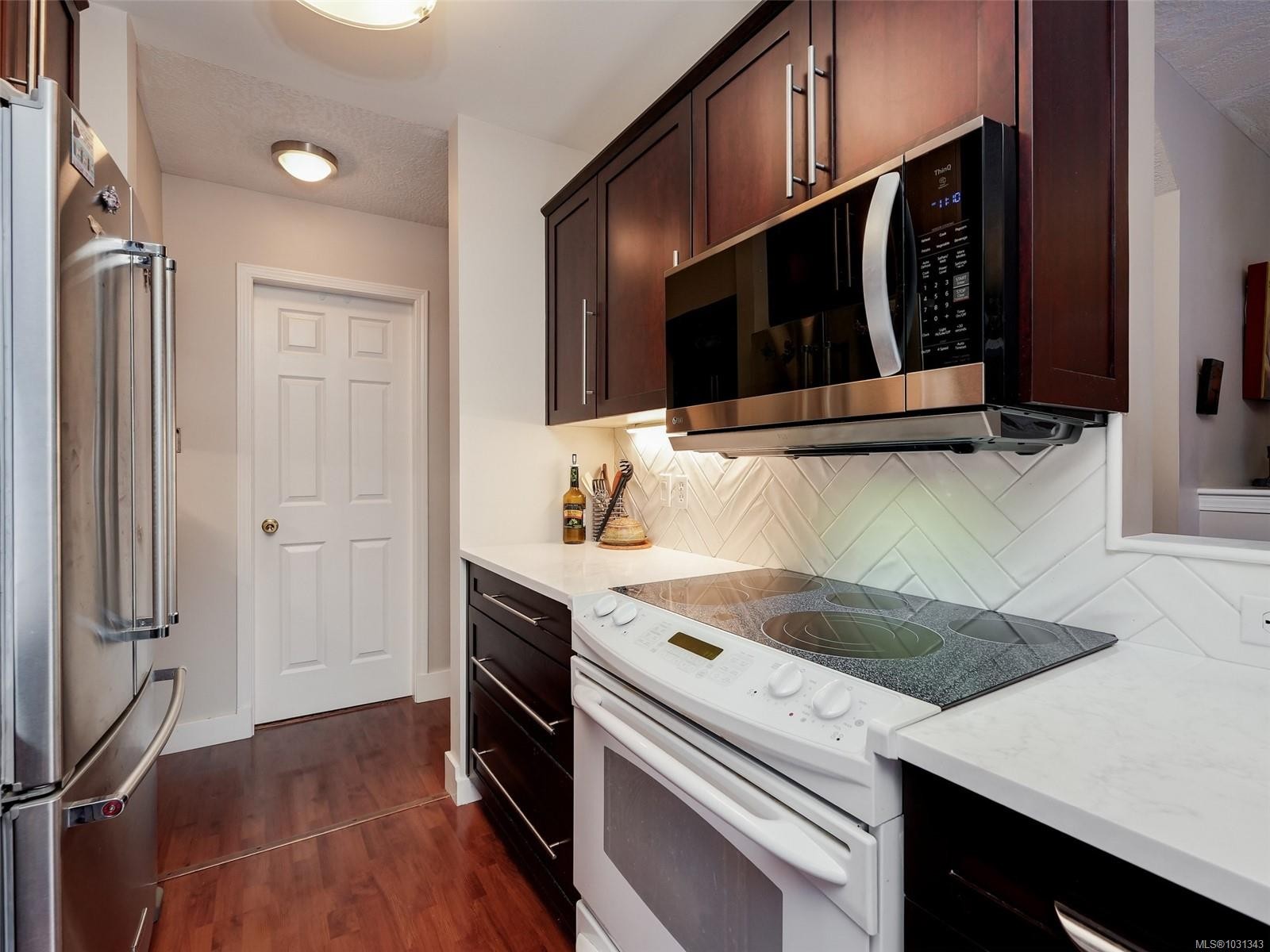 









4560


West Saanich

Rd, 19,
Saanich,




BC
V8Z 3G4

