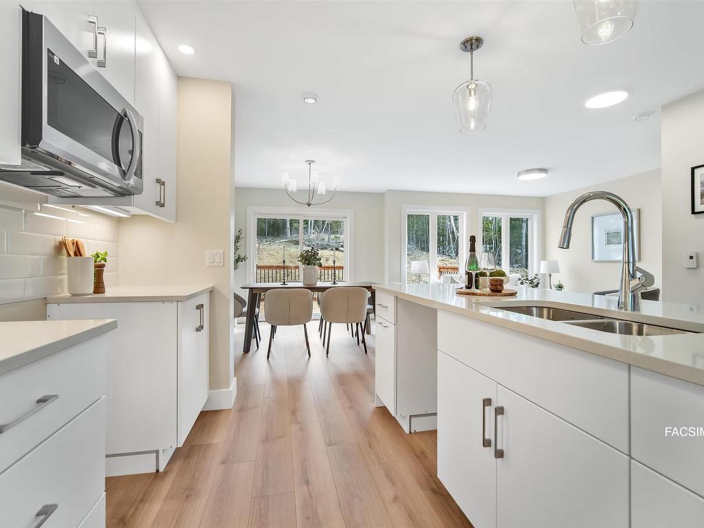 












PUN73E 185 Puncheon Way

,
West Bedford,




NS
B4B 2N6

