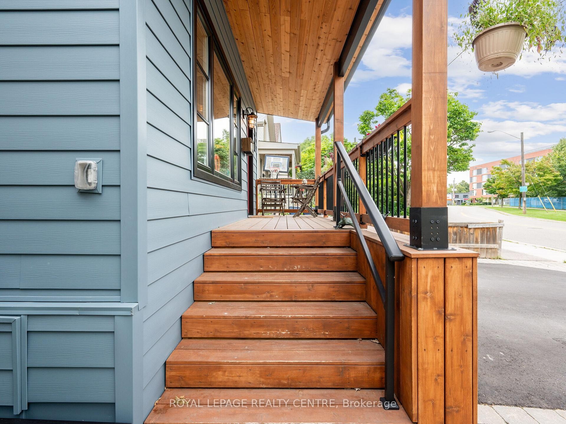 









102


Twenty Third

Street,
Toronto,




ON
M8V 3N2

