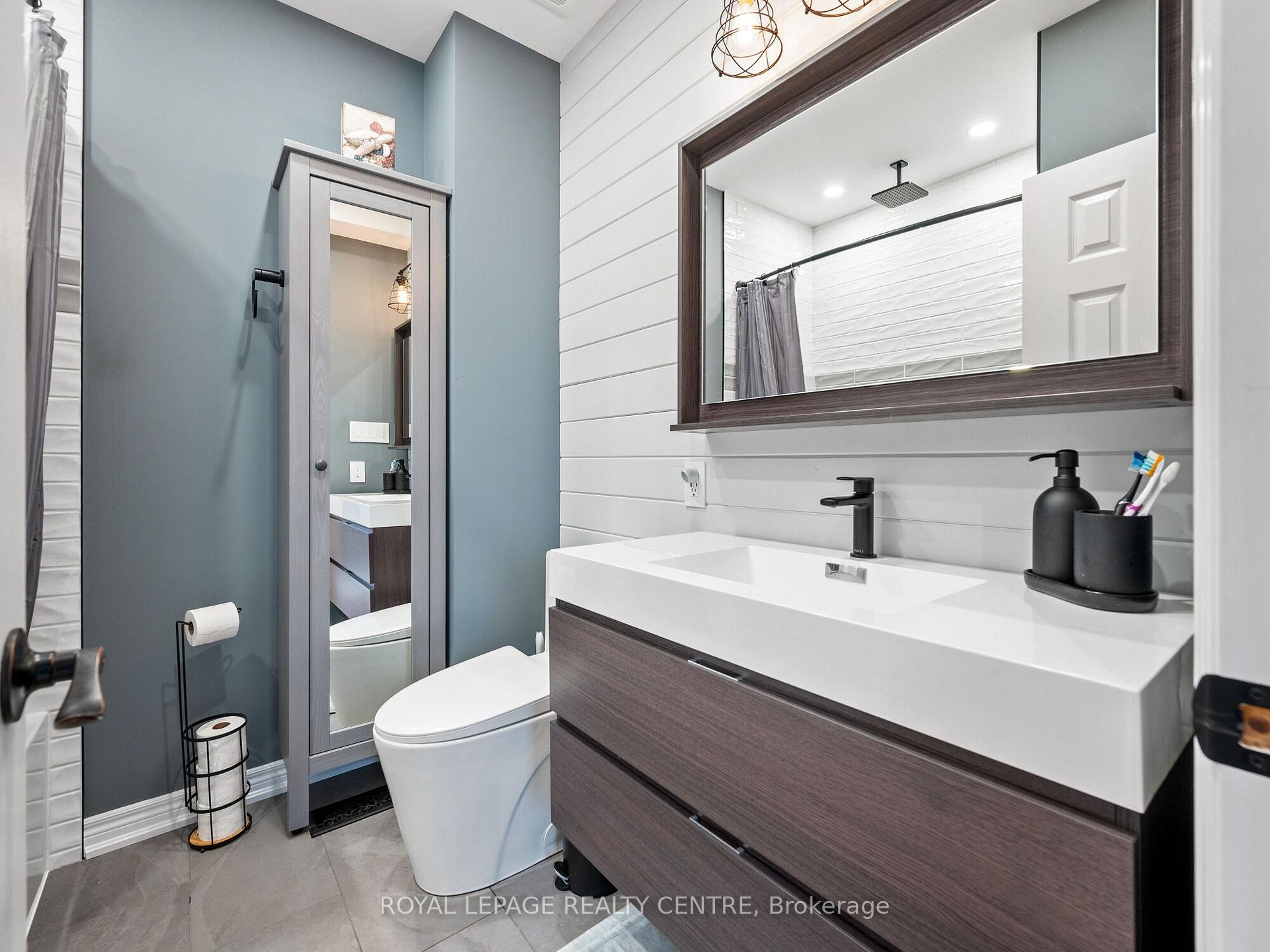 









102


Twenty Third

Street,
Toronto,




ON
M8V 3N2

